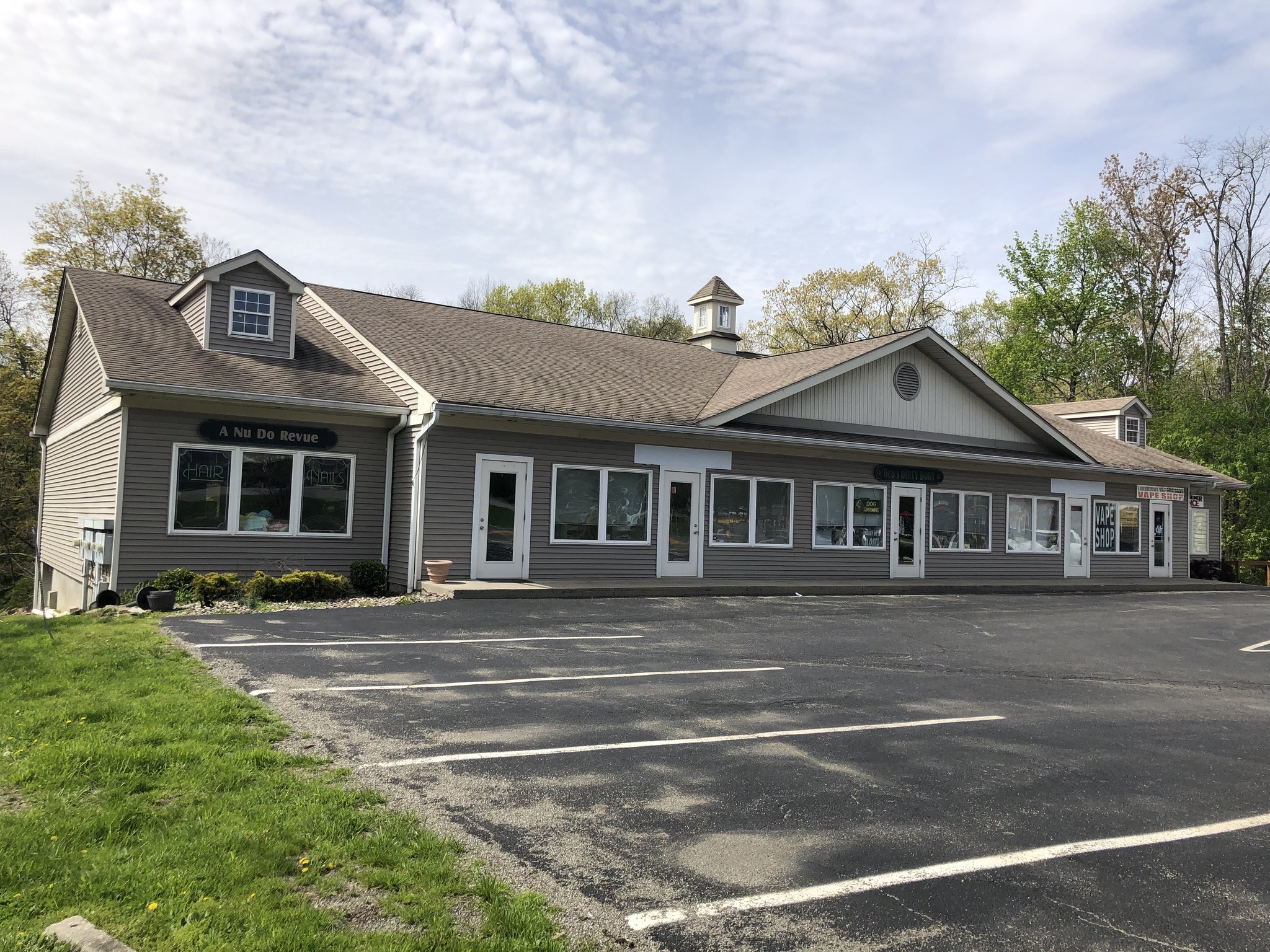 Retail/Office/Service - For Lease